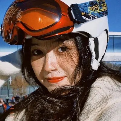 笼中女囚